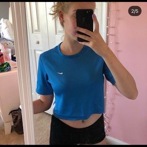 cropped nike tee